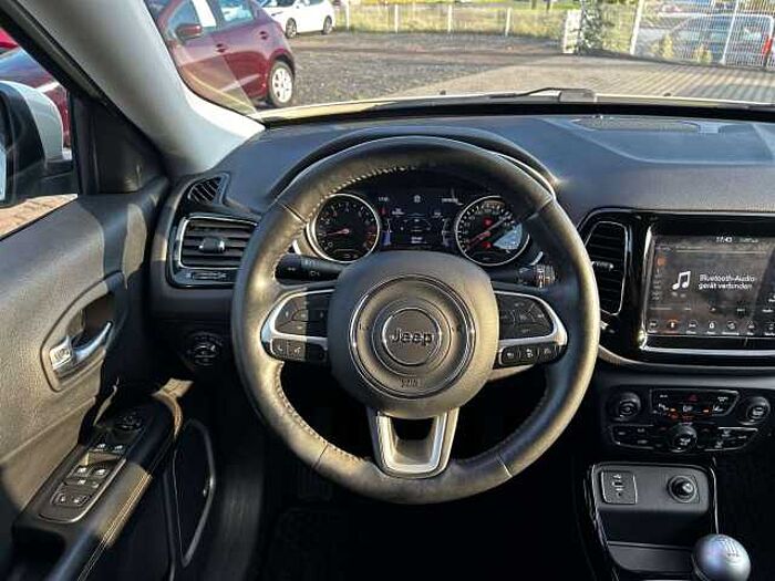 Jeep Compass Limited FWD