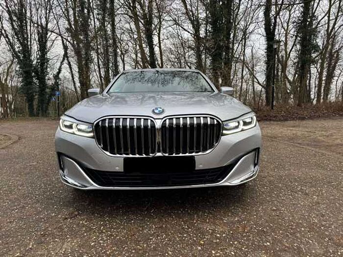 BMW 750 LixDrive KöniglicherVorbesitz Voll Ausstatung