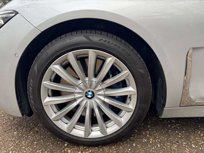 BMW 750 LixDrive KöniglicherVorbesitz Voll Ausstatung